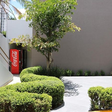 Cypres Hotel & Suites Zapopan Exterior photo