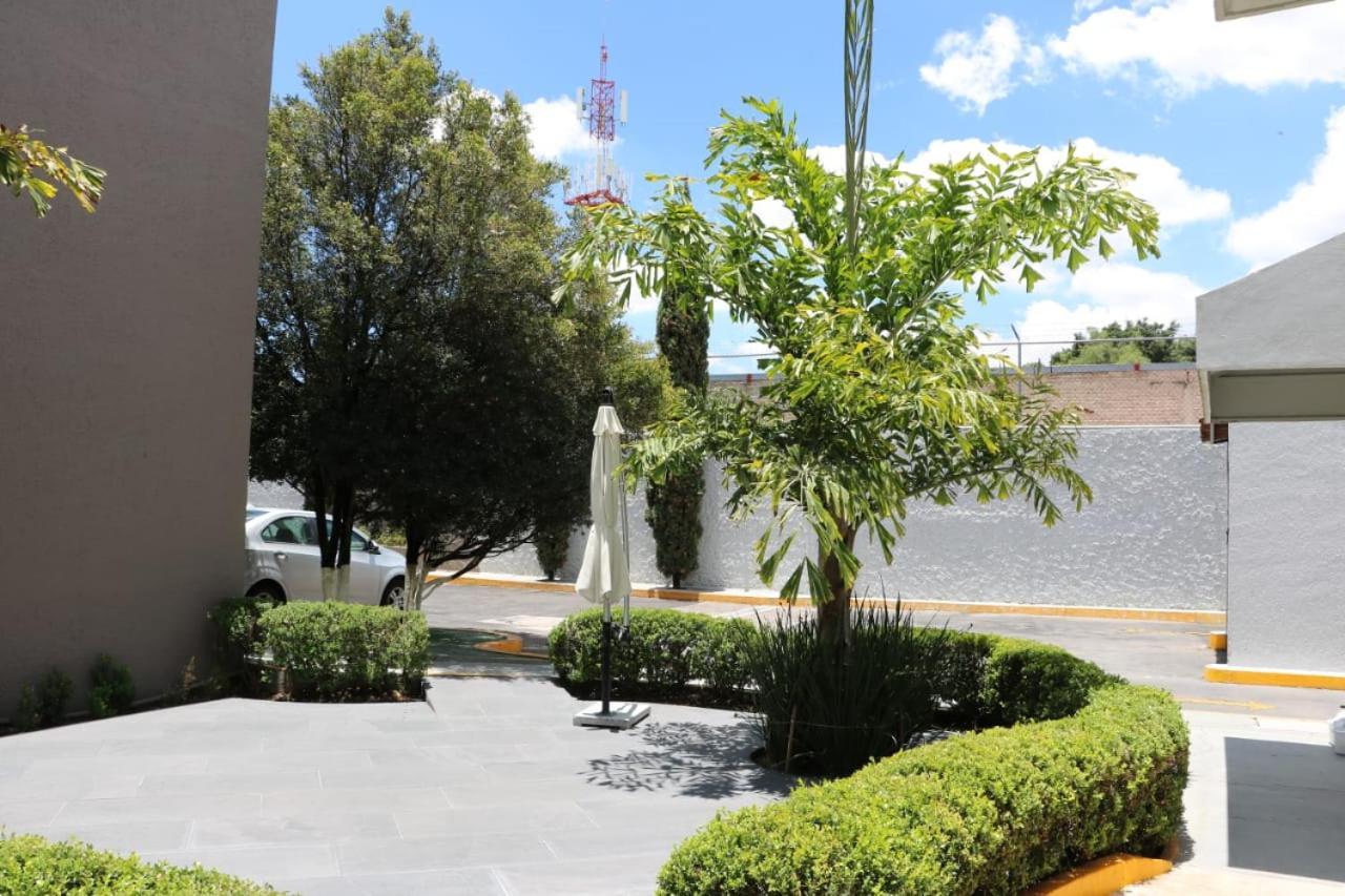 Cypres Hotel & Suites Zapopan Exterior photo